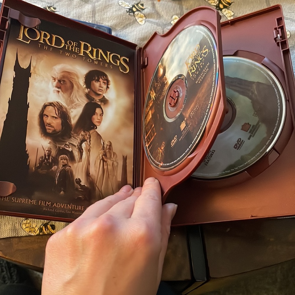 Lord of the rings dvds - Picture 4 of 8